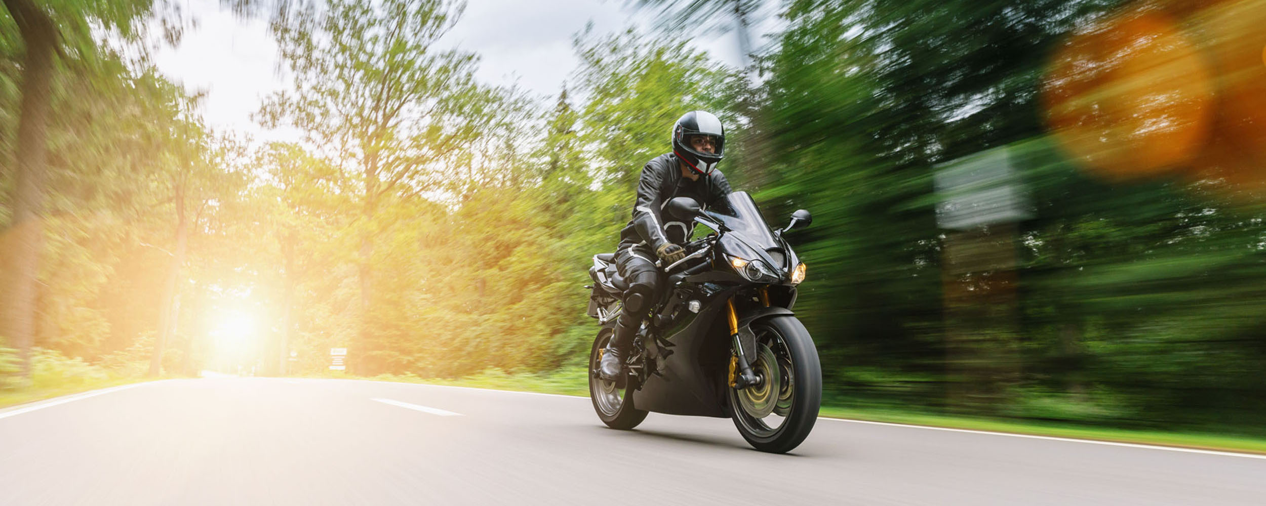 motorrad_fahren_01_2500x1300px
